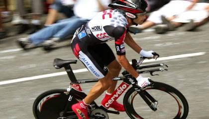 九游体育下载-谷爱凌再创佳绩 自由式滑雪世界杯摘金