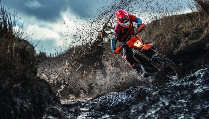 【九游体育入口】弗里克战术新思，赫拉德-马丁或再担中卫重任，巴萨后防线迎战马竞面临关键调整