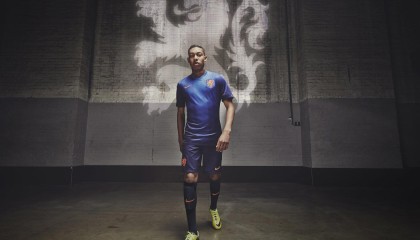 九游体育官网|英超豪门重磅引援！顶级中场天价签约，新赛季争冠格局或将改写