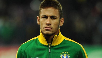 九游娱乐-拉菲尼亚深情致敬阿尔巴，并肩作战是荣耀与快乐的源泉