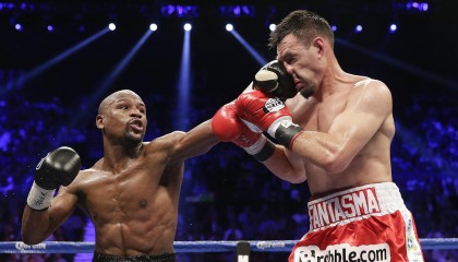 九游娱乐：「惊天逆转！压哨绝杀引爆全场，XX队逆袭夺冠创历史」