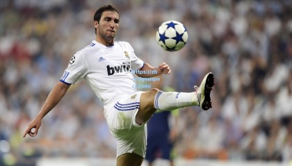 九游体育官网-哈兰德双响破纪录，曼城5-1横扫狼队领跑英超