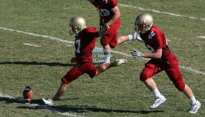 九游体育-NBA新赛季揭幕战，巨星对决引爆全场，勇士险胜湖人开启卫冕征程