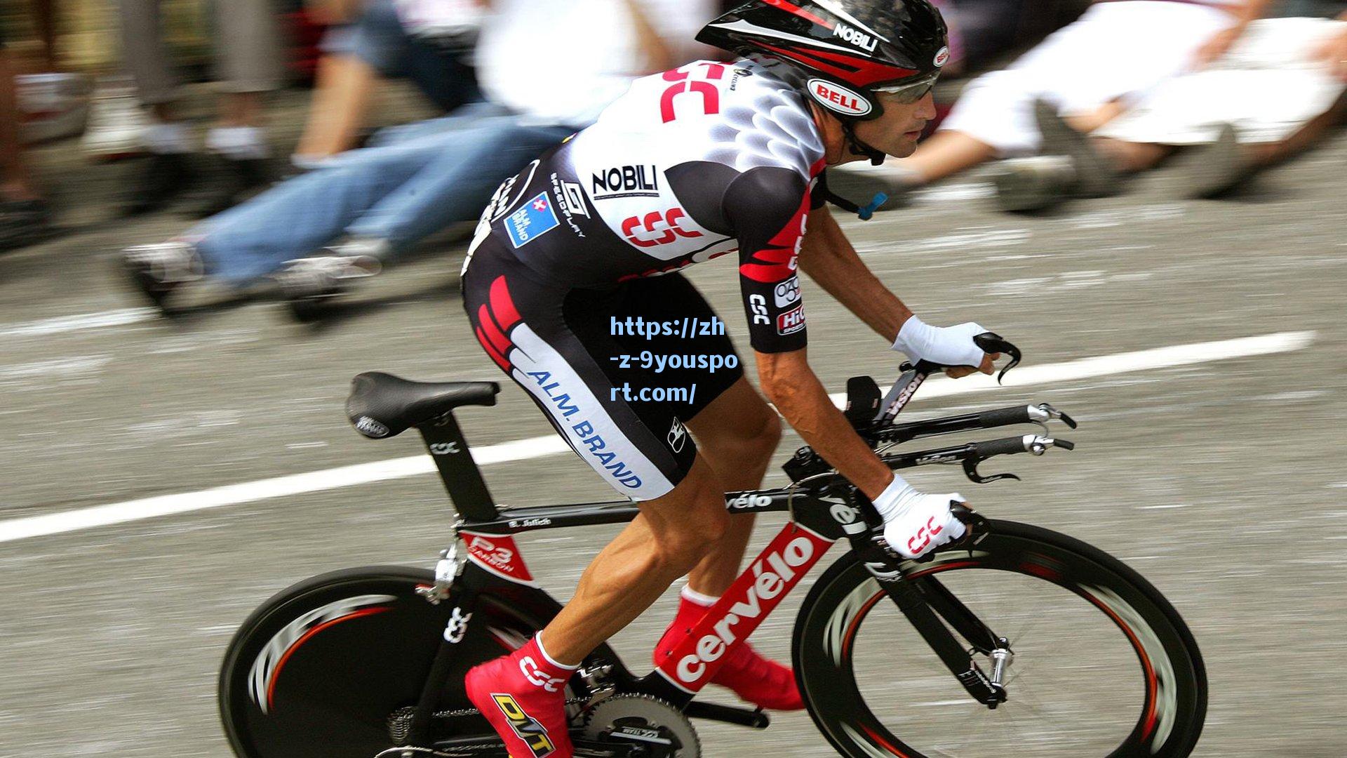 中国游泳队闪耀世锦赛,张雨霏、汪顺双星闪耀再创历史